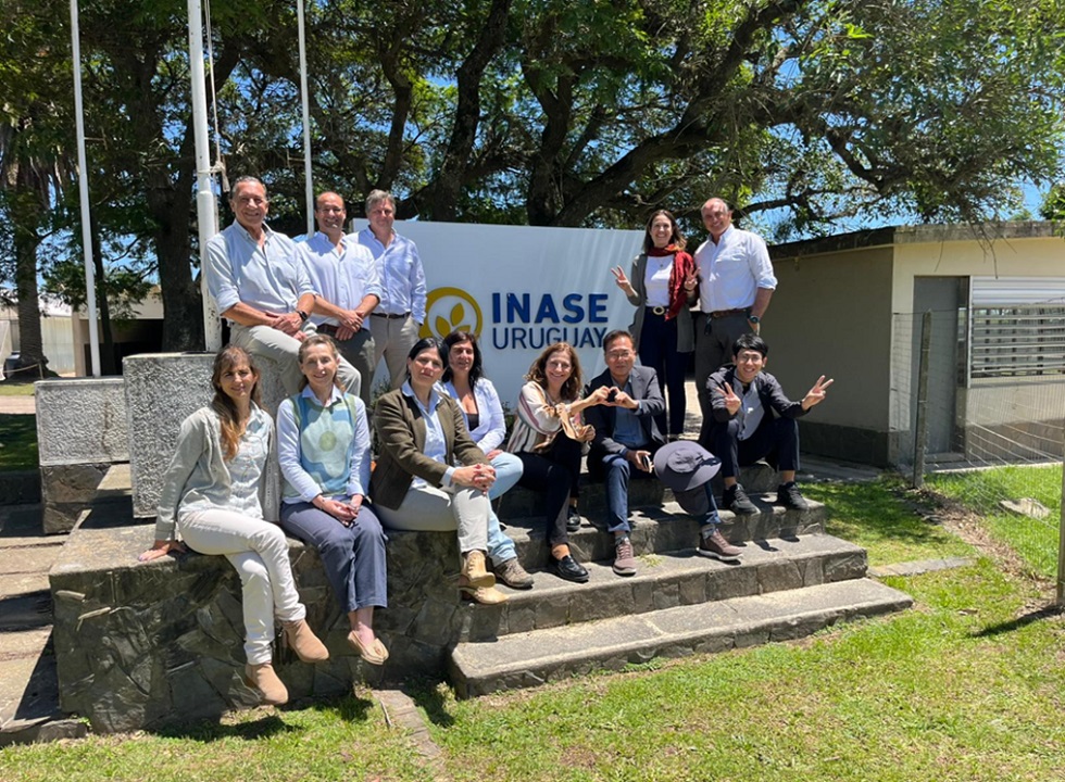 Delegacion de cientificos de Corea en el MGAP